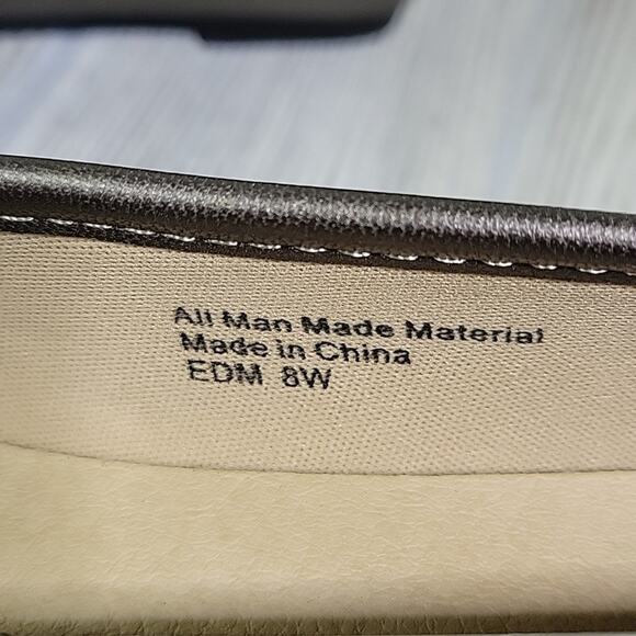 Salon Studio Metallic Pewter Wedge Slip On Bow Toe Shoes Womens 8W NEW - Picture 11 of 13